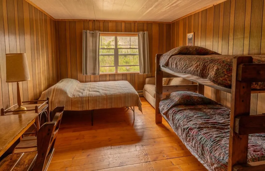 Shadowcliff Mountain Lodge & Retreat Center-1